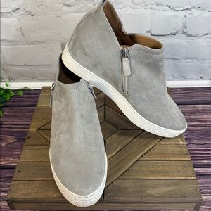 Susina (Nordstroms) grey faux suede wedge sneakers size 9 1/2
